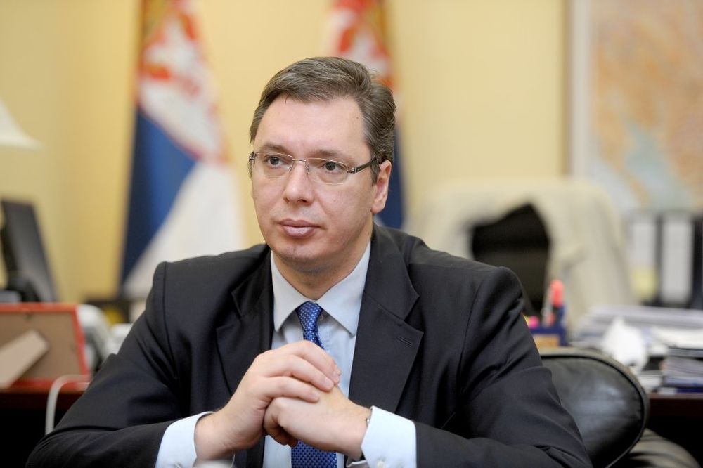 Vučić: Članovi SNS neće imati više državnih funkcija