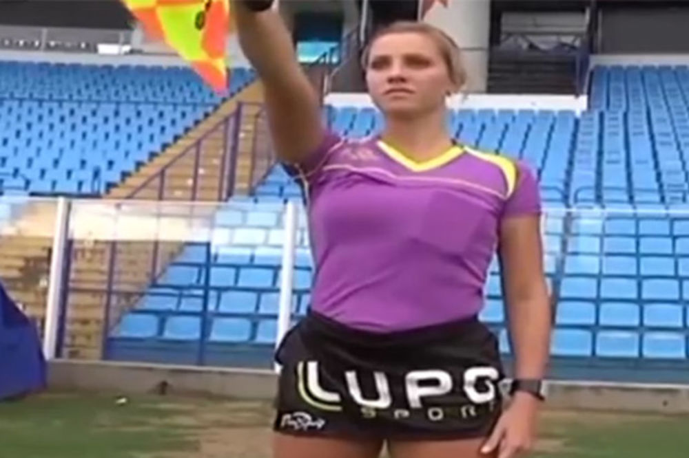 (VIDEO) NAVIJAČI SLAVE: Najlepši ženski fudbalski sudija vraća se na teren