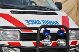 UDES NA NOVOM BEOGRADU: Prevrnuo se automobil posle sudara s teretnim vozilom, 1 povređen
