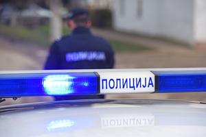 TEŠKA SAOBRAĆAJNA NESREĆA U KRAGUJEVCU: Vozač se zakucao u kuću ali preživeo, poginuo mladić (21) koji je sedeo do njega