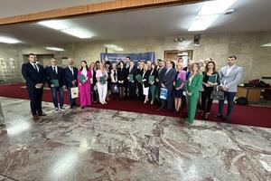 POTPISAN UGOVOR ZA PROJEKAT POŠUMLjAVANjA I OZELENJAVANJA U 38 GRADOVA Ministarka Vujović: Nastavljamo sa akcijom širom Srbije
